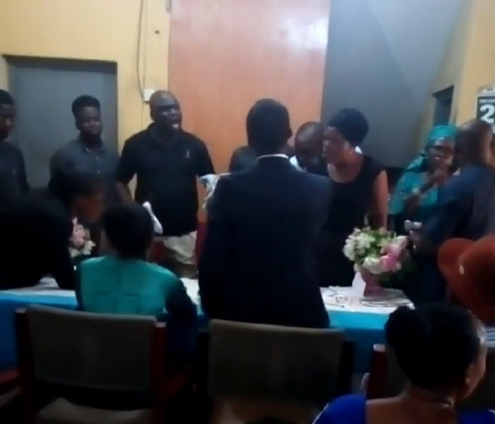 Bride Refuses To Kiss Her Groom During Their Court Marriage In Lagos