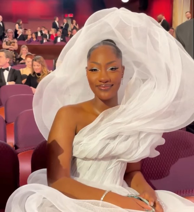 Singer Tems Slammed For Rocking View Blocking Dress At The Oscars (Video)